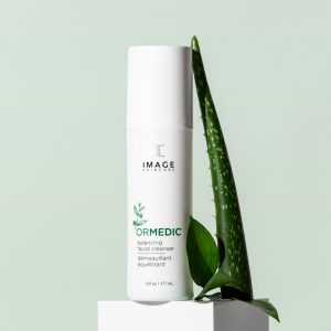 Ormedic Balancing Facial Cleanser Lifestyle 01